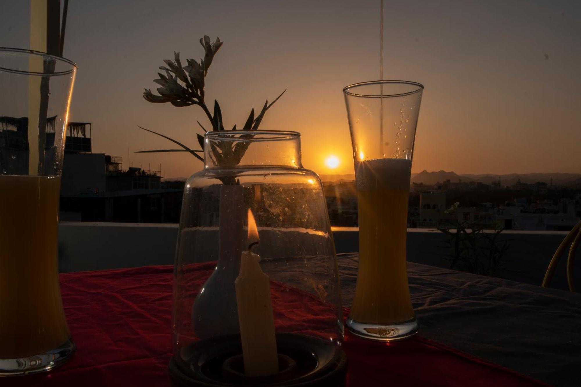 Dera Pichola- A Lake Facing Boutique Hotel Udaipur Eksteriør bilde
