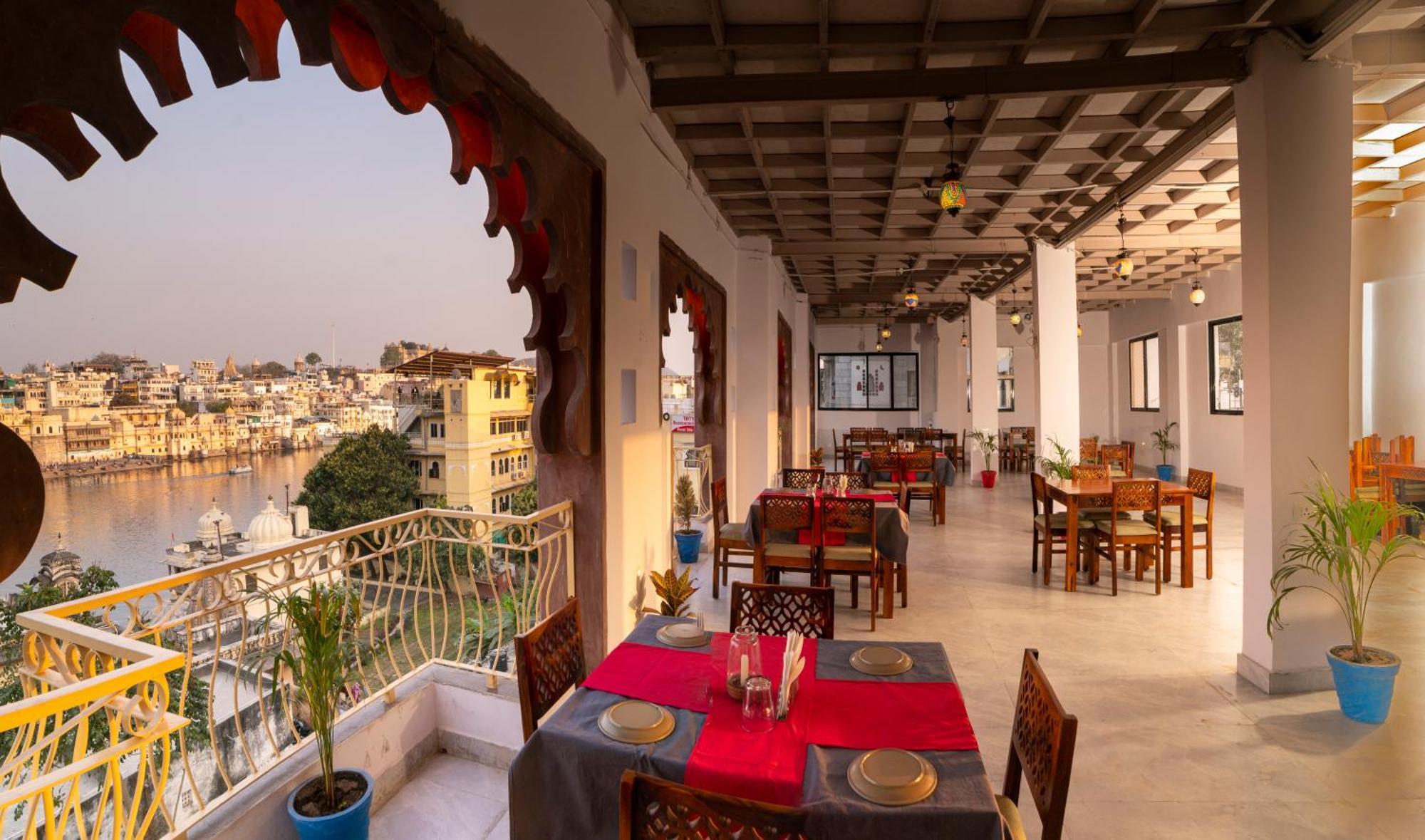 Dera Pichola- A Lake Facing Boutique Hotel Udaipur Eksteriør bilde