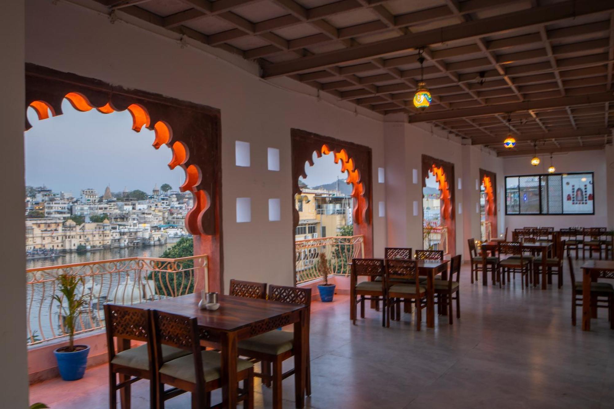 Dera Pichola- A Lake Facing Boutique Hotel Udaipur Eksteriør bilde