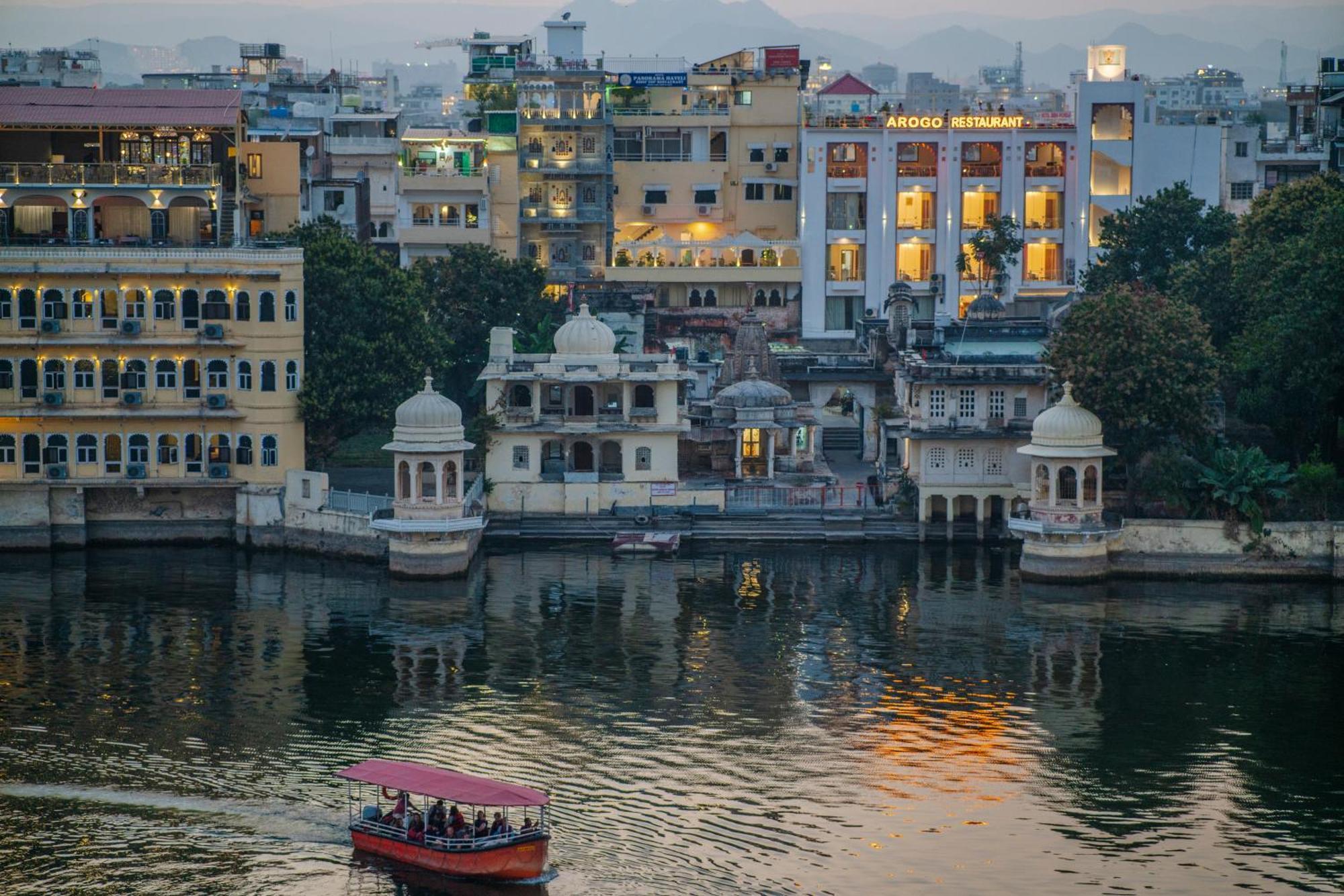 Dera Pichola- A Lake Facing Boutique Hotel Udaipur Eksteriør bilde
